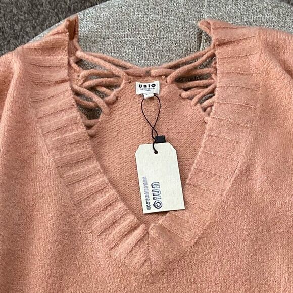 Laced  Back ‎ Sweater - Picture 10 of 15